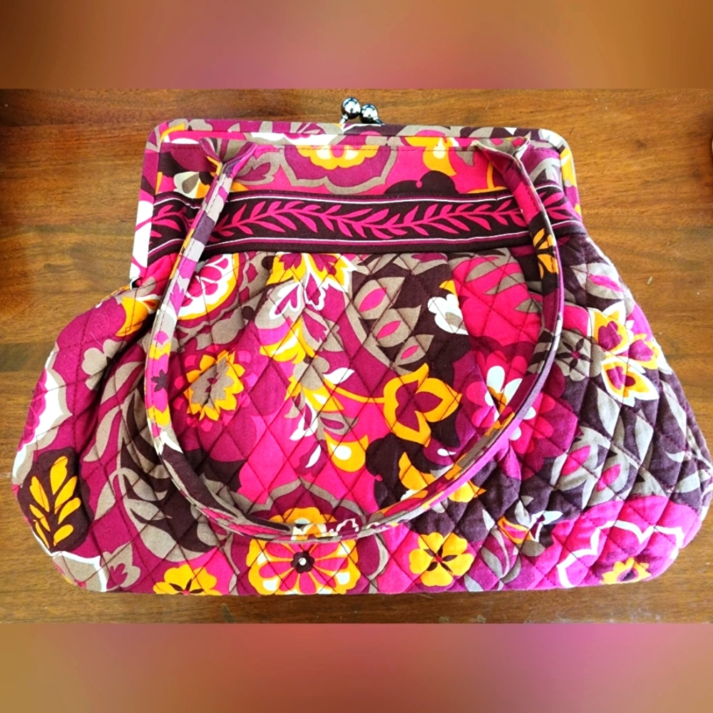 Vera Bradley Kiss Close Quilted Handbag Floral gently used